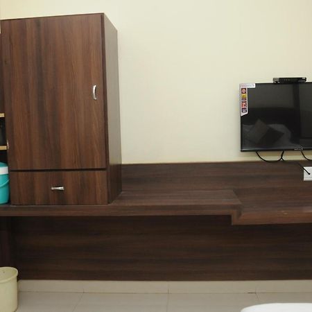 Hotel Bansi Dwārka Zewnętrze zdjęcie