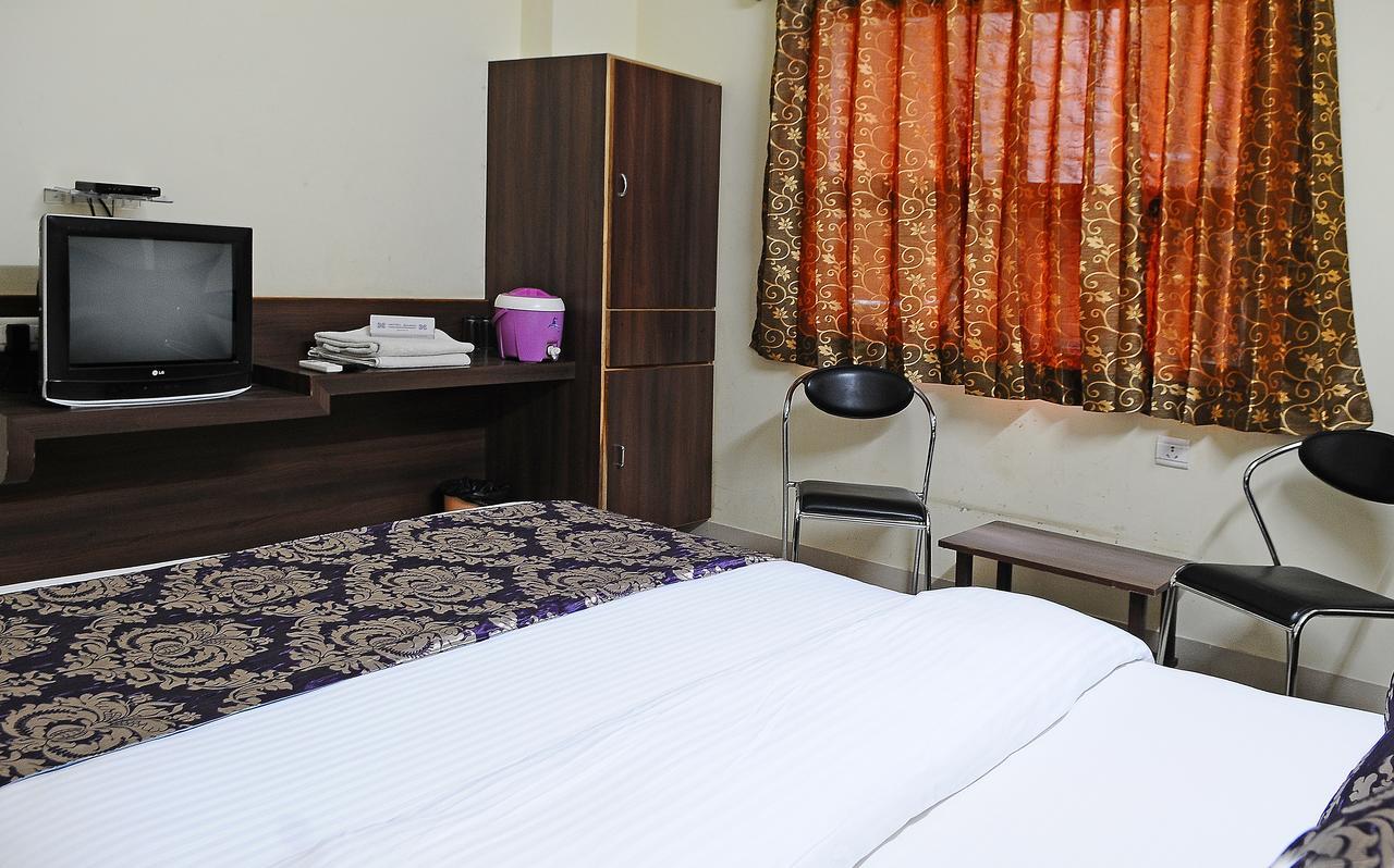 Hotel Bansi Dwārka Zewnętrze zdjęcie