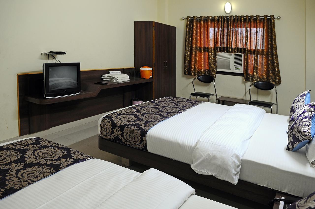 Hotel Bansi Dwārka Zewnętrze zdjęcie