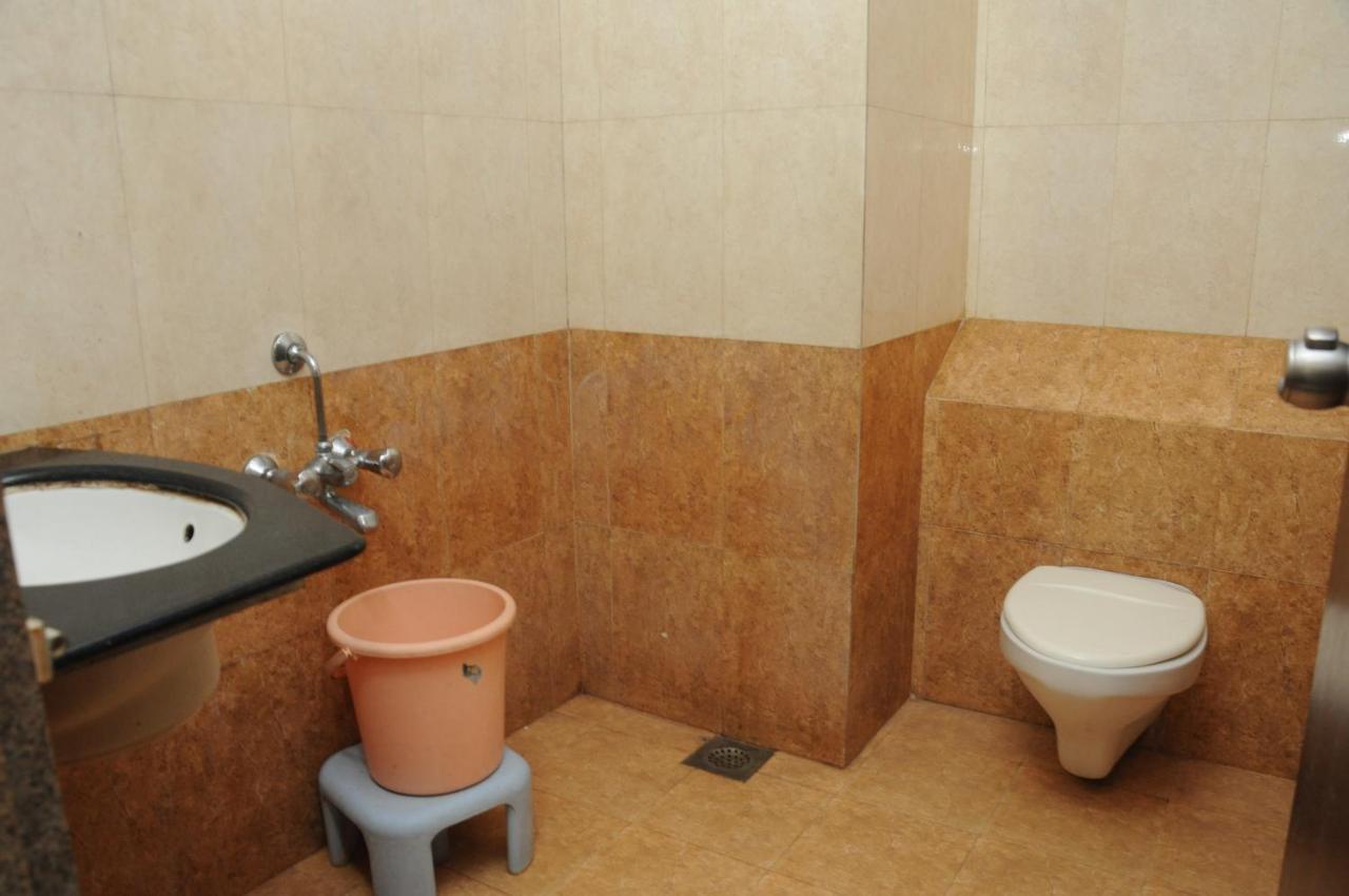 Hotel Bansi Dwārka Zewnętrze zdjęcie
