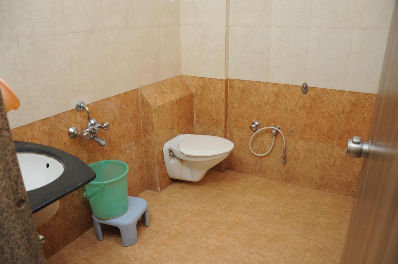 Hotel Bansi Dwārka Zewnętrze zdjęcie